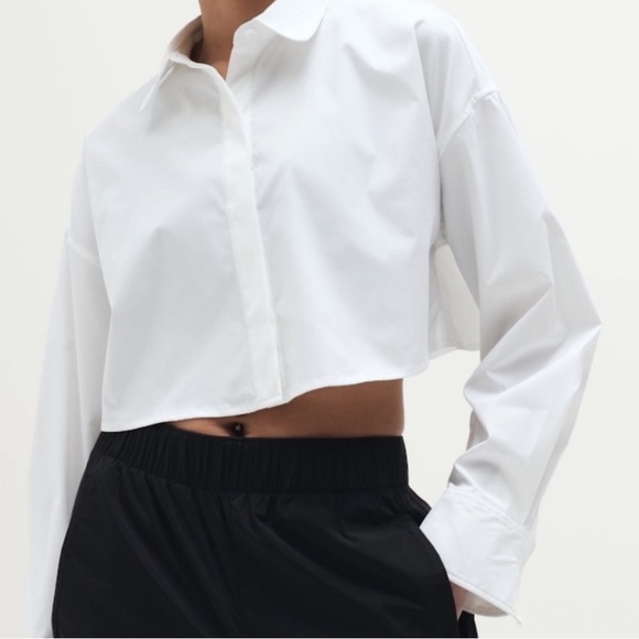 Athleta Tops - Athleta Midday ultra cropped poplin button down shirt M
